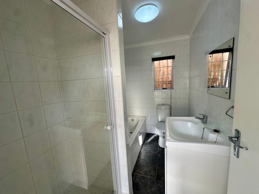 To Let 2 Bedroom Property for Rent in West Beach Western Cape